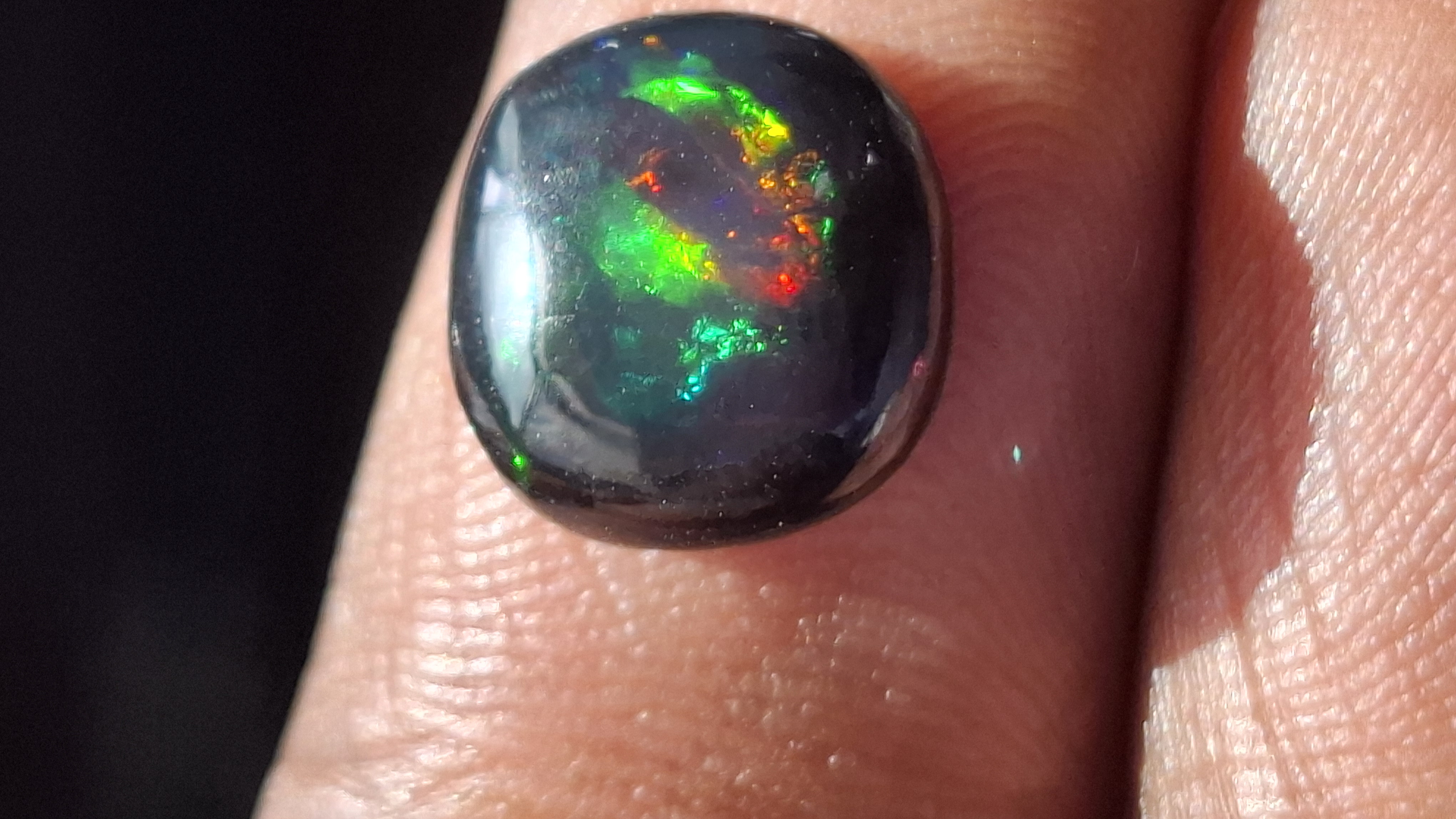 4 carat Ethiopian polished opal 